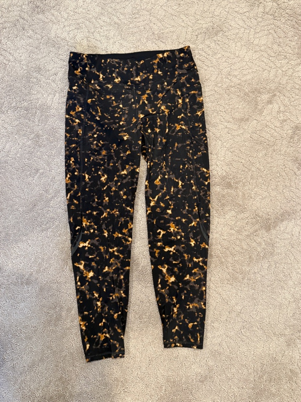 Sweaty Betty Zero Gravity Leggings L Black & Brown/Tan/Gold print